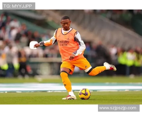 热爱足球的报复性球星背后的情感故事与运动精神